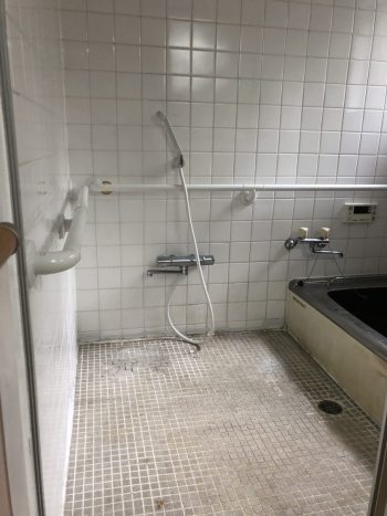 川西市で浴室改修工事